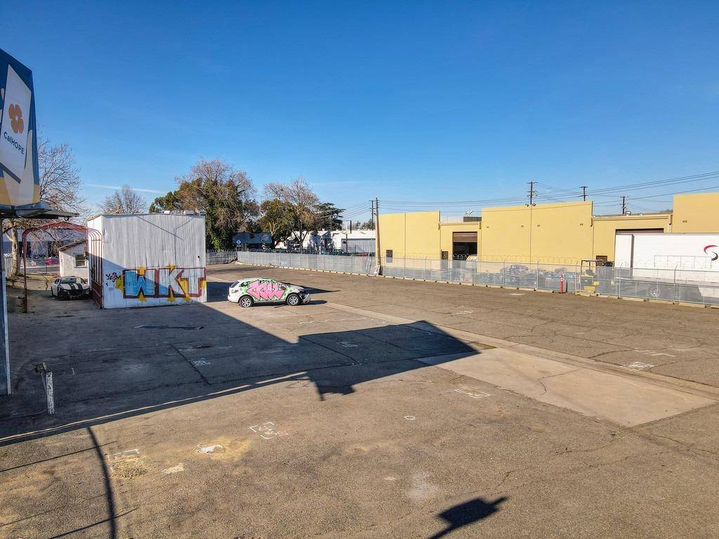 TeamSingh1's tweet photo. New Listing Price: $589,000
605 Sunbeam AVE, Sacramento, CA 95811 is a fantastic property with -1 bedrooms and -1.0 bathrooms.
See more here: https://t.co/KOcb3ZnLHe https://t.co/tgPRwkgv0j