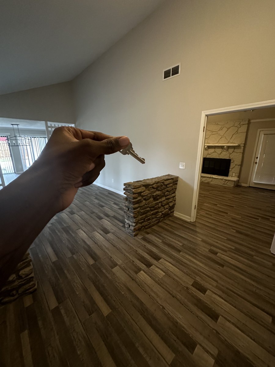 cornski's tweet photo. NEW CRIB! believe it or not, i achieved all of this at 21 through gambling. it can change your life in a single moment..  it's basically free money. and the best part? you can quit whenever you want https://t.co/JZTc9d88D2