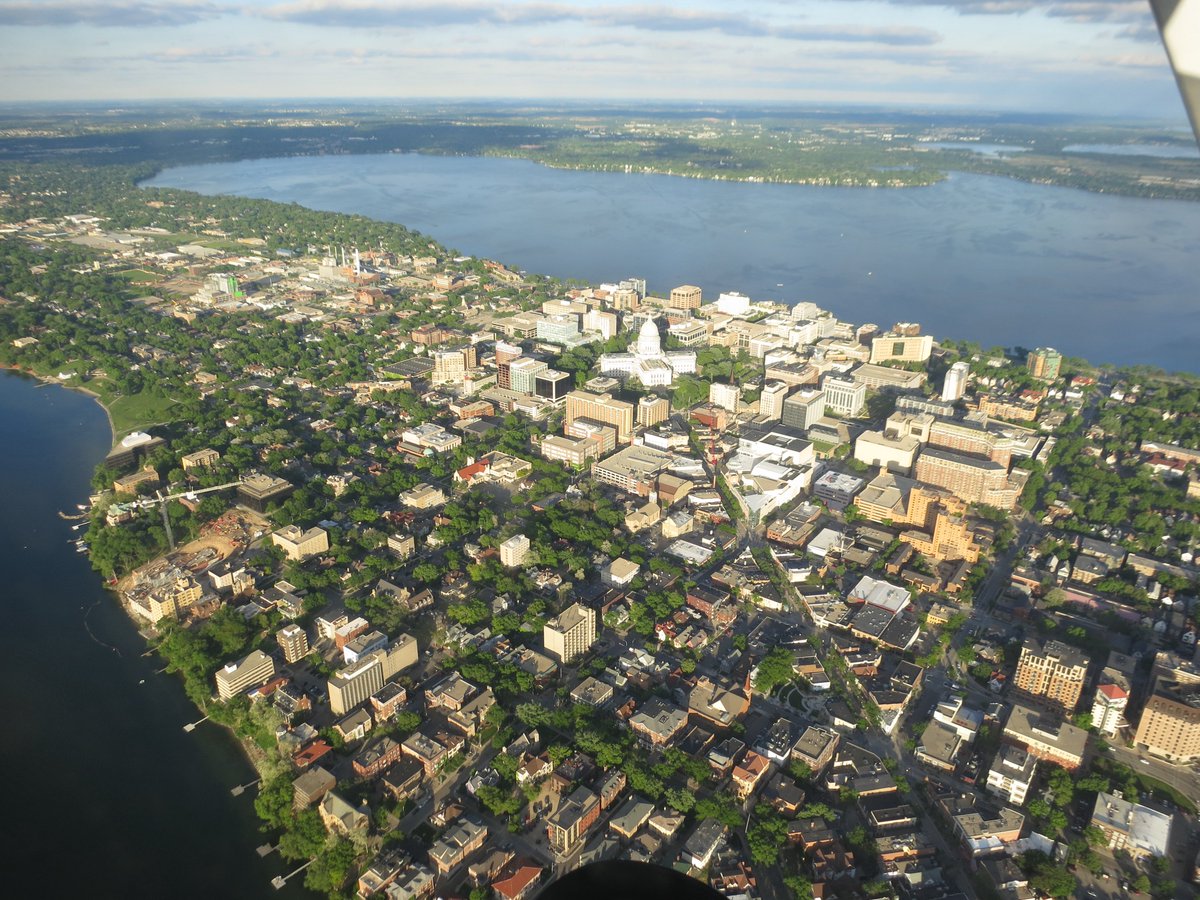 A reminder that the deadline for submitting papers and workshop proposals to EVOLANG XV is this Friday! More info here: evolang2024.github.io (there'll even be an opportunity to have me take you up flying!)