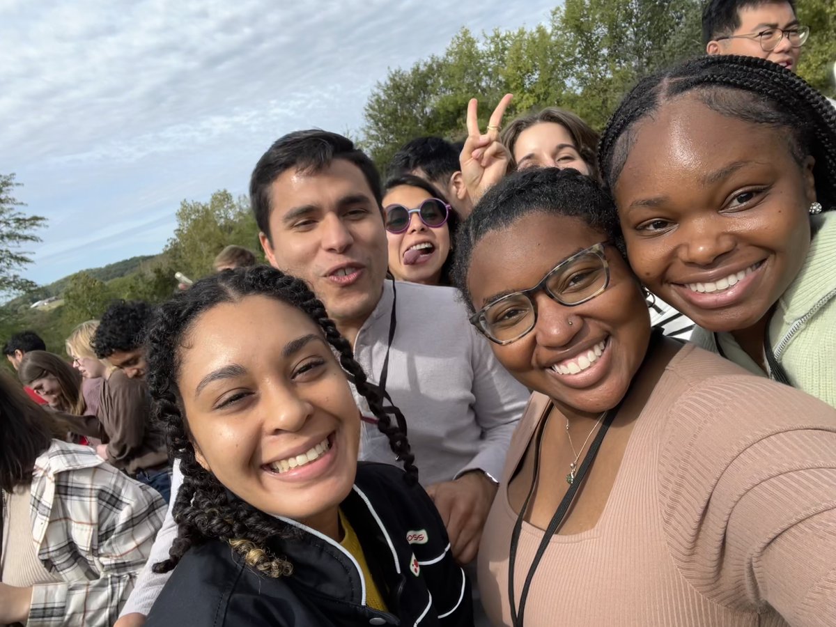 Setting the bar for retreats – 1st ever WashU IMSD retreat
Great Science, Great Fun, Great Games
More programs, Only students!
Great Talks: research, sci. analogies, 3MT
Great music, great dancing
Can’t wait for #2
Photo credits: @beautyinMicro, Bria Dunlap, Llaelyn Sierra-Cortez