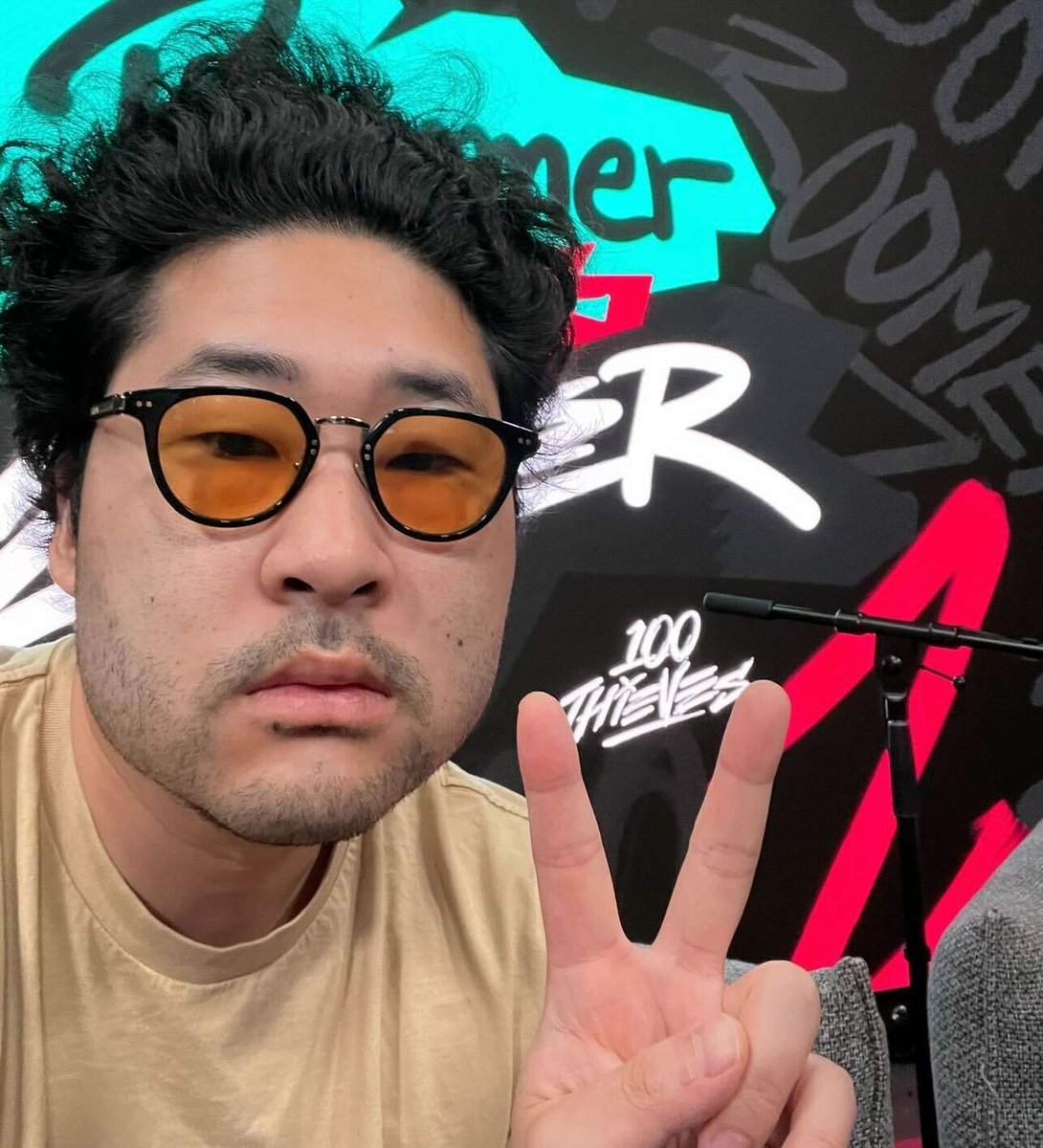 100T_Cast's tweet photo. New Episode of Boomer vs. Zoomer is OUT!

@peterparkTV sits down with @StellaChuuuuu! 🌟
Watch here: https://t.co/7GTXIilzgs https://t.co/qMoW1FxXQM
