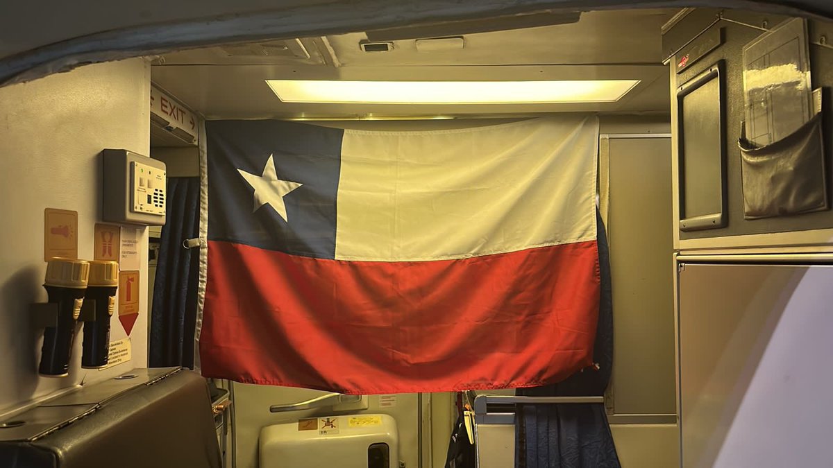 mindefchile's tweet photo. ✈️ ¡Ya despegó el primer vuelo de evacuación de compatriotas desde Tel Aviv a Atenas!  El Boeing 737 de la @FACh_Chile lleva a chilenas y chilenos que estaban en la zona de Israel y Palestina hasta una zona segura en Grecia ✅ https://t.co/PK8HMpwFks
