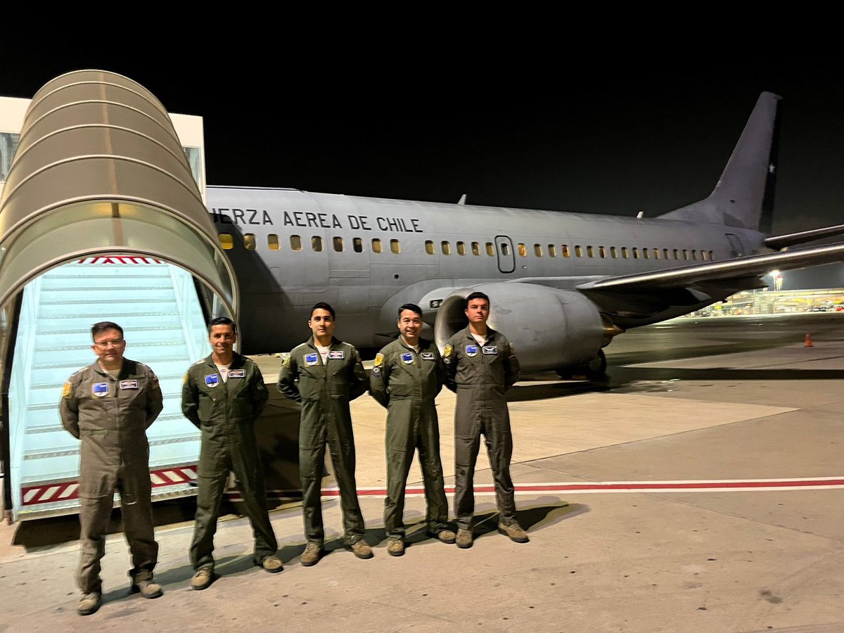 mindefchile's tweet photo. ✈️ ¡Ya despegó el primer vuelo de evacuación de compatriotas desde Tel Aviv a Atenas!  El Boeing 737 de la @FACh_Chile lleva a chilenas y chilenos que estaban en la zona de Israel y Palestina hasta una zona segura en Grecia ✅ https://t.co/PK8HMpwFks