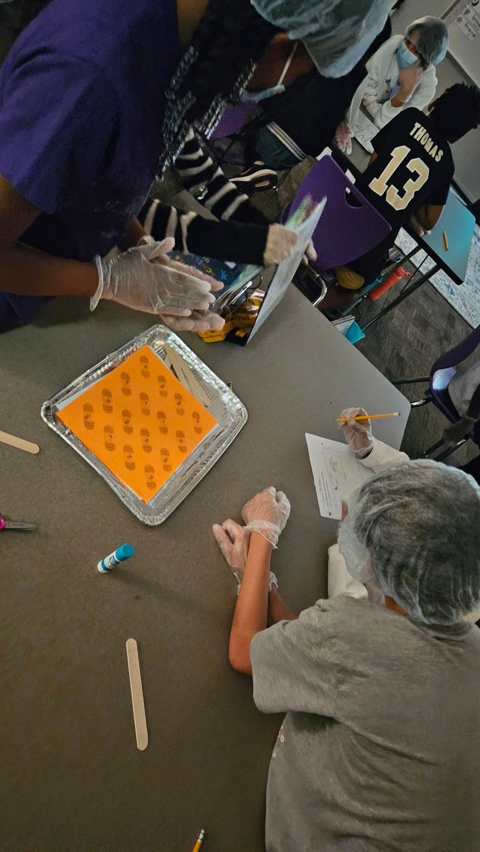 mafernan_ESE's tweet photo. Our lil wildcats doctors were operating on some unwell patients. By using their order of operations, we were able to patch them up and send them home fully recovered! @HumbleISD_HE https://t.co/52NpUG9QMQ