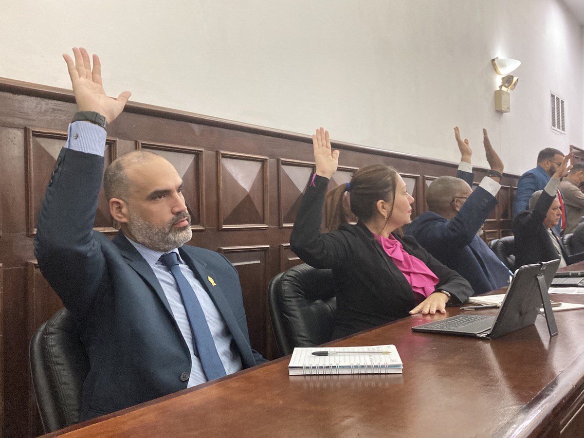 infopublicave's tweet photo. #EnZulia:en el marco del Día Mundial de la Salud Mental, este martes 10 de octubre,el Consejo Legislativo del Estado Zulia aprobó en sesión ordinaria la creación de la Ley de Salud Mental,con el fin de ofrecer una estructura jurídica a la atención psicológica en la región zuliana https://t.co/qN4tQwVmlG