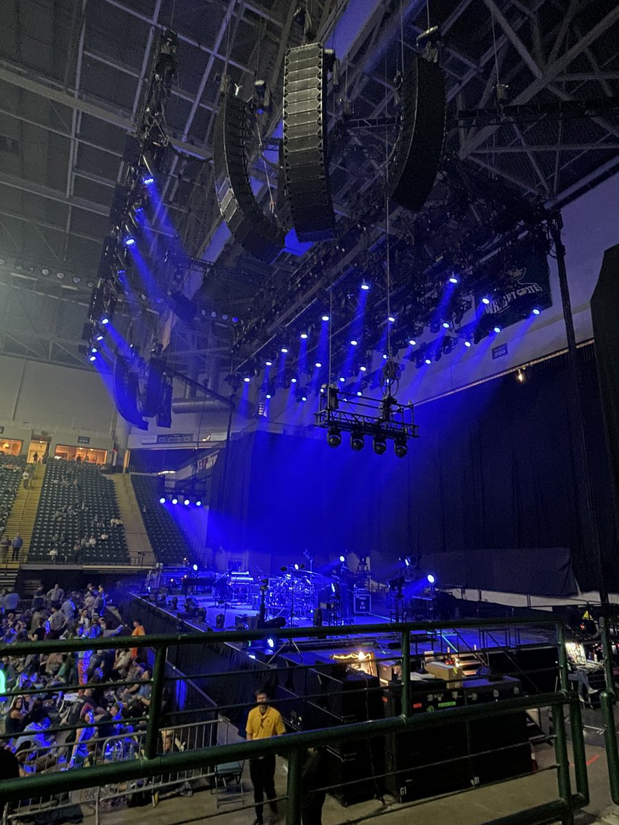 reltubyort's tweet photo. N1 Dayton. #NutterCenter #MikeSide #Phish #Phish40⭕️ https://t.co/sEGRsI6yqO