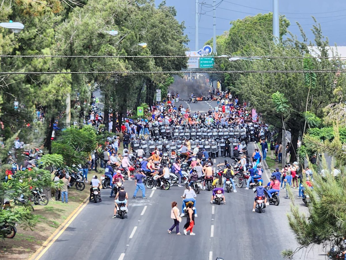 A_MendezPollo's tweet photo. Cayala vrs la Bethania
NUNCA VOY OLVIDAR LAS ACCIONES DE LA GENTE DE CAYALA. https://t.co/cwkk0eOzy1