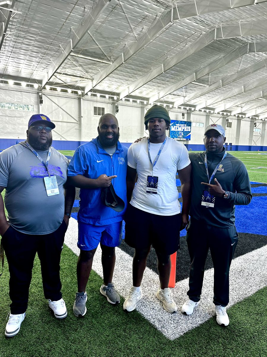 1_OnlyJayden's tweet photo. After a great visit and conversation with @Coach_KPope  and @RSilverfield I’m blessed to receive an offer from @MemphisFB ! #ALLIN #GoTigersGo 🔵⚪️

@CallMeCoach_11 | @buckmajor 
@Jeff_XOS | @JeritRoser | @samspiegs 
@coachGREE | @LukeWalerius_ 
@WossmanWildcat_ https://t.co/POg5skL0BB
