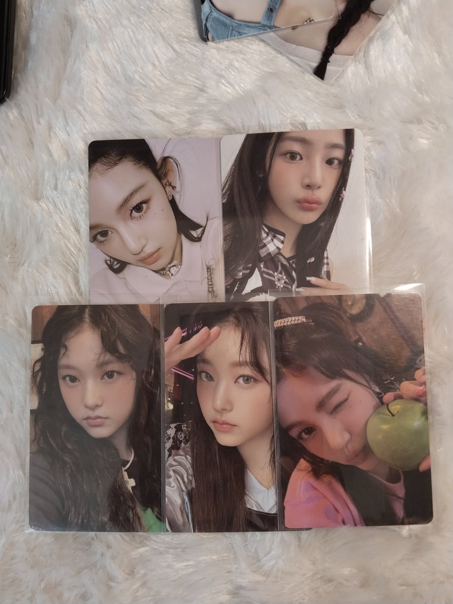wts || want to sell

🫧 pc ningning &amp; winter tc spicy 2nd round 70k/ea
🫧 pc newjeans wvs 20k/ea *haerin mostly pair

๑ excl. all (adm+pack) 
๑ all good condi
๑ keep event w dp
๑ dom jatim
mention aft dm please! 

t. pc ningning winter aespa danielle minji haerin new jeans