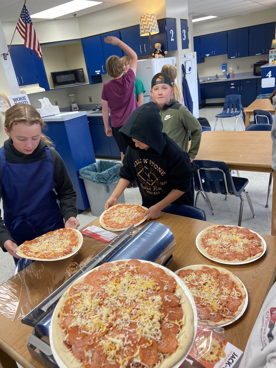 sorensclass's tweet photo. Thanks @papamurphys for partnering with us for our ratio unit. 6th grade math strategies class &amp; FACS LINK@LIBERTYSCHOOLS. We raised over $300 for Coach Morley! https://t.co/BtmgXl1XHj