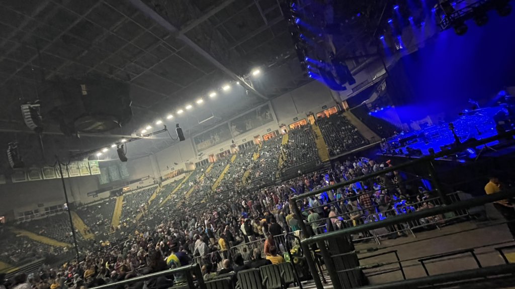 reltubyort's tweet photo. N1 Dayton. #NutterCenter #MikeSide #Phish #Phish40⭕️ https://t.co/vZTFtmezyA