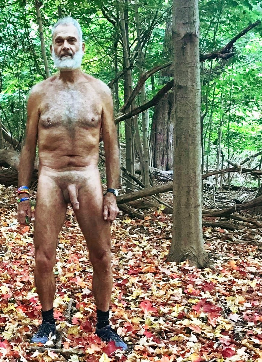 pgtoinsta's tweet photo. Fallen leaves #nakedoutside #nakedinnature #nakedinthewoods #gaynudist #nakedgay #Torontonude #nakedcanuck #freewilder #clothesfree https://t.co/HJiNWNopHY