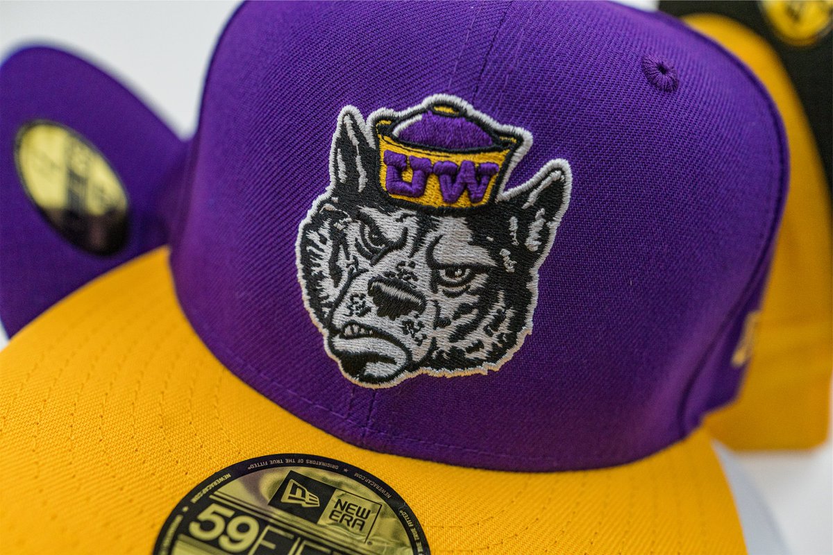 simplyseattle's tweet photo. Big Huskies drop coming tomorrow 👀 https://t.co/0U1JkSqsN9