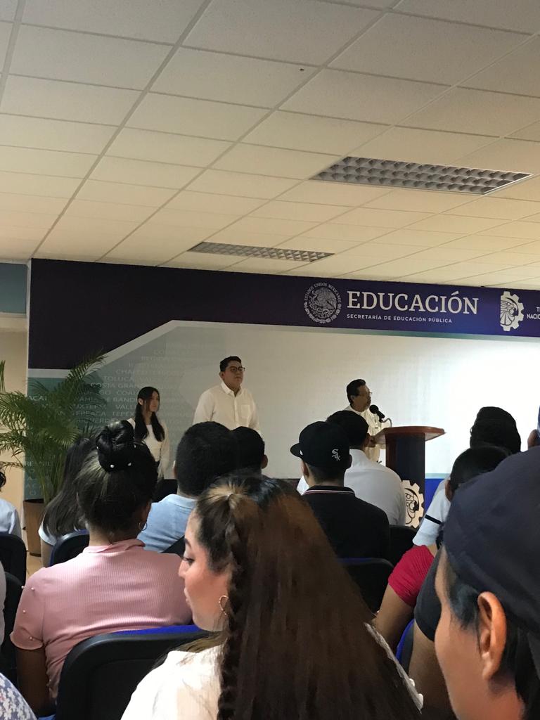 Conferencia  "Programas de calidad empresarial" en #itcancun
<a href="/diana_uan/">Diana Uan</a> <a href="/omaralpuche/">omar alpuche leal</a> <a href="/LiliaAlejandr13/">Lilia López 💓</a> <a href="/mapachestec/">@MAPACHESTec</a> <a href="/RodrigoRubiou/">Rodrigo</a>