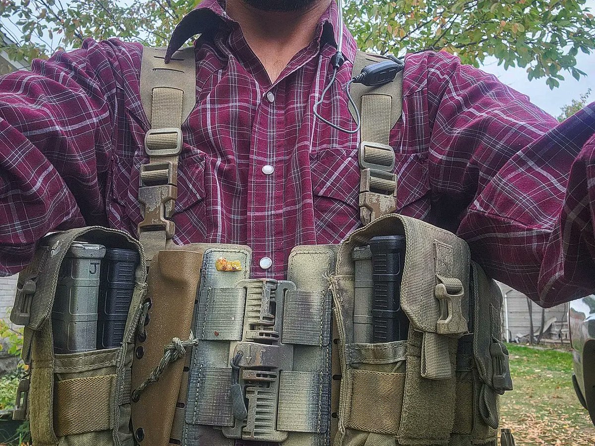 wendigo_works's tweet photo. A good friend of the shop shared some pictures of his Wendigo Works Rhodesian split rig loaded with milsurp pouches. We dig it and had to share.
#WendigoWorksGear #MadeInUtah #MadeInTheUSA #HauntTheWoods https://t.co/BerQnbcE6e