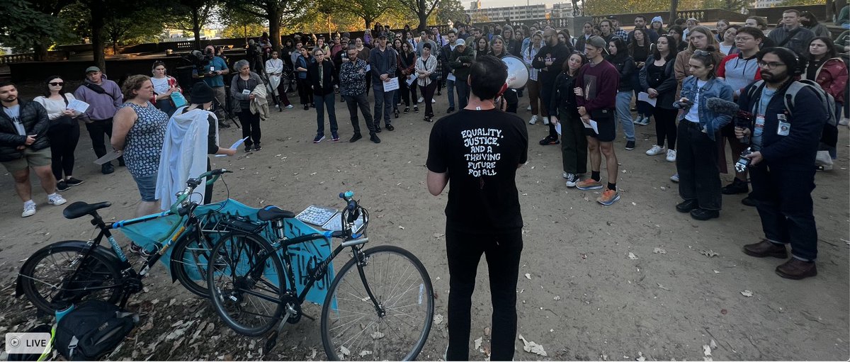 jesserbnwtz's tweet image. I cried today. 

Surrounded by 150 Jews, mourning the death of both Palestinian &amp;amp; Israeli civilians, I sobbed. 

Death will not bring peace. Continued occupation will not bring liberation. Bombing Gaza will not make Jews safe. 

May our hearts be big enough to grieve all death.