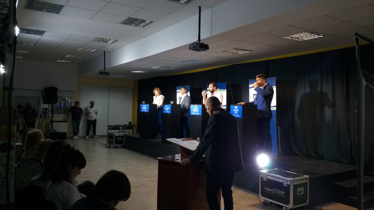 FIO_UNICEN's tweet photo. Continúa el #DebateFIO por la intendencia de #Olavarria
@ArouxetCeleste @MaximilianoWes4 @AgustinMSz @ezequielgalli
https://t.co/oXutkC4UjK https://t.co/pVcLeXKDNK