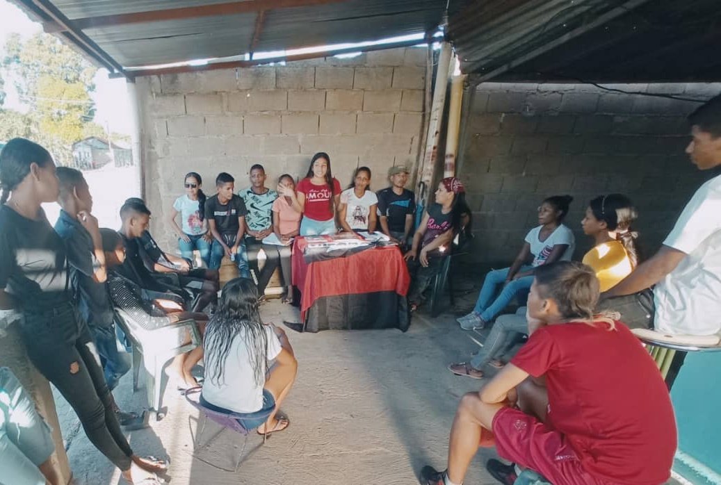 "Instrúyanse, porque necesitamos toda nuestra inteligencia. Conmuévanse, porque necesitamos todo nuestro entusiasmo. Organícense, porque necesitamos de toda nuestra fuerza" A. Gramsci
#Tupamaro del Mpio. <a href="/AebMrt/">AebMRT</a>  Edo <a href="/Sucre_MRT/">Sucre_MRT</a> en Formación Constante
 #ComunaYProducción