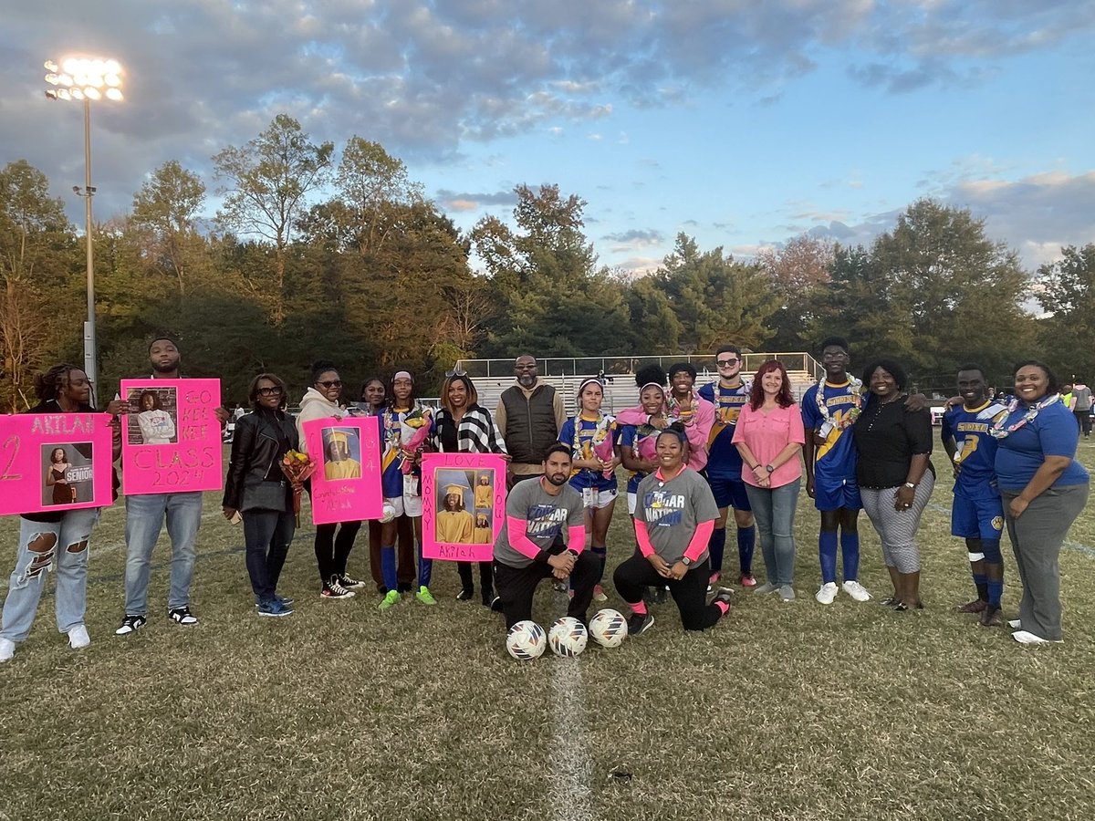 CougarsTSHS's tweet photo. ⚽️ Senior night, a bittersweet ending to an incredible journey 💙💛 #seniornight #soccersquad https://t.co/K15XDk68EV