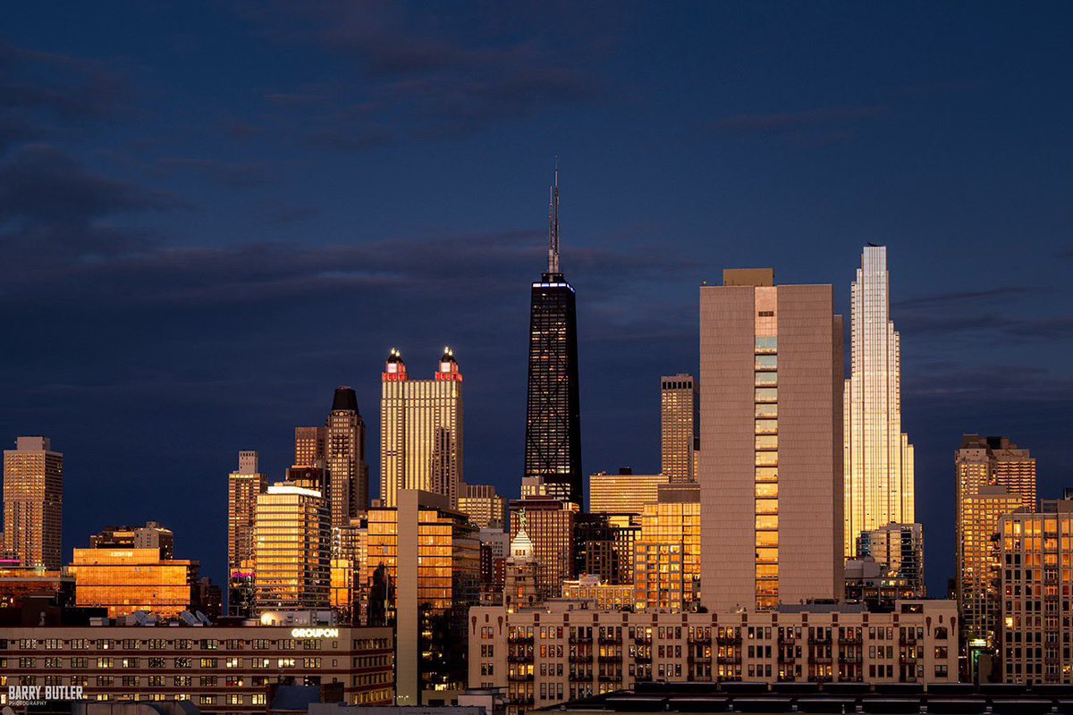 Chicago, You're Golden.   Tuesday's sunset reflecting off the skyline windows.  #weather #news #chicago #ilwx