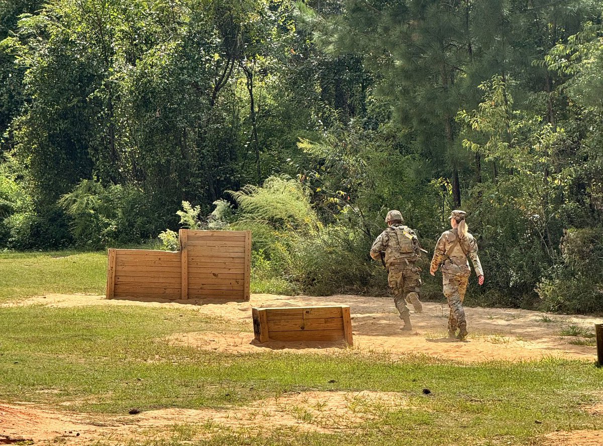 HirtheJess22046's tweet image. #TrainingTuesday
We Make American Soldiers! Here is a quick look at U.S. Army #BasicCombatTraining from across the different battalions on Fort Jackson!
#MeetYourArmy #KnowYourMil #BeAllYouCanBe #VictoryStartsHere #Army2030