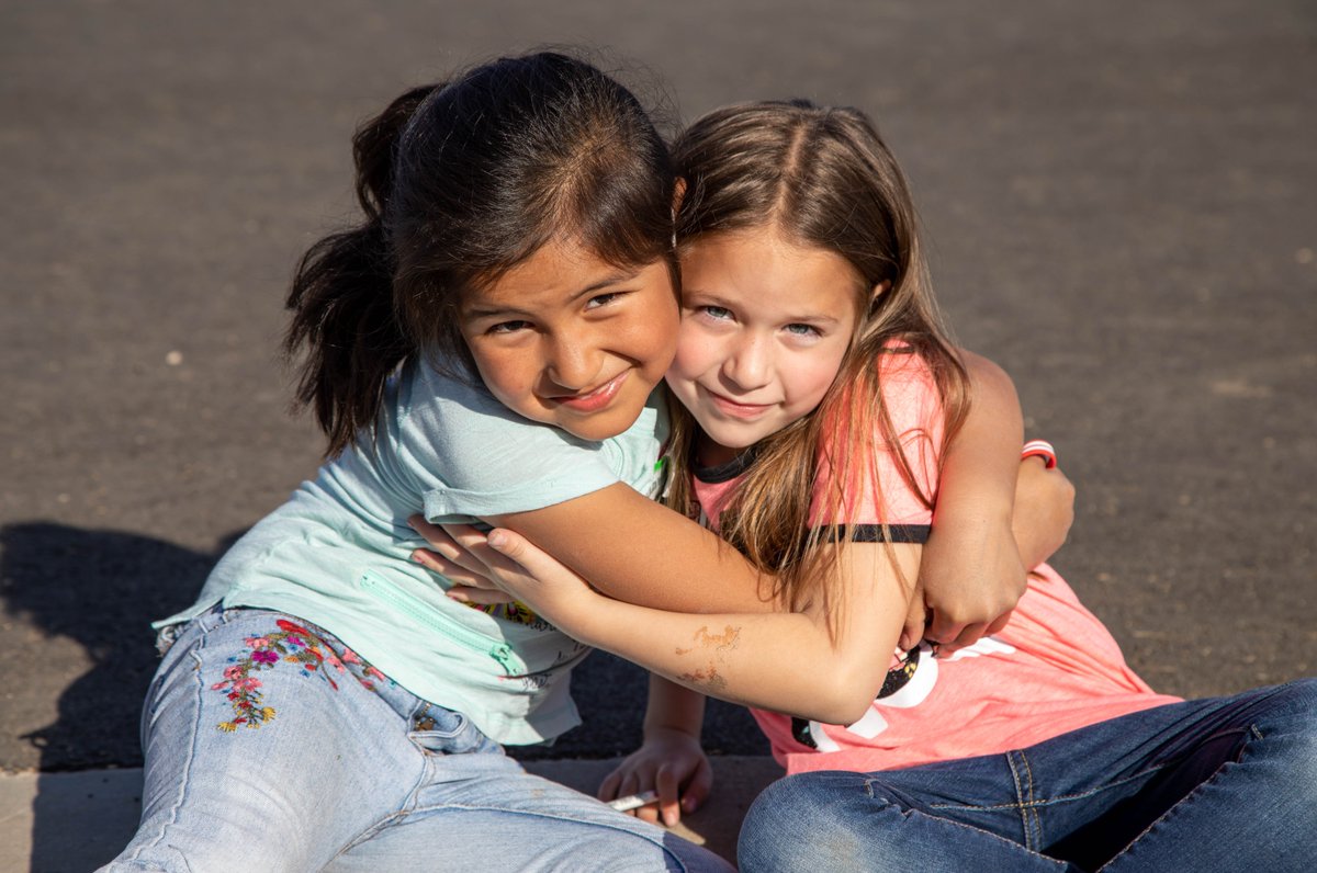 thinktogether's tweet photo. 🤗 Big hugs and happy thoughts! 🌞 Celebrating World Mental Health Day with a reminder to be kind to ourselves and others. 🌍❤️ #MentalHealthDay #MentalHealth #reachout #help #afterschool #expandedlearning #nonprofit #california #education #CaAfterschoolWorks https://t.co/P0FM25zFUm