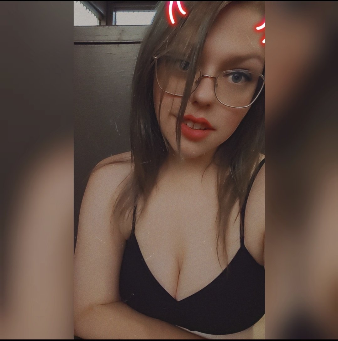 SamBrewer98's tweet photo. Long nights and drunk texts..

 #LinkInBio #SelfCareMatters #drunk https://t.co/OYJaZ19gdK