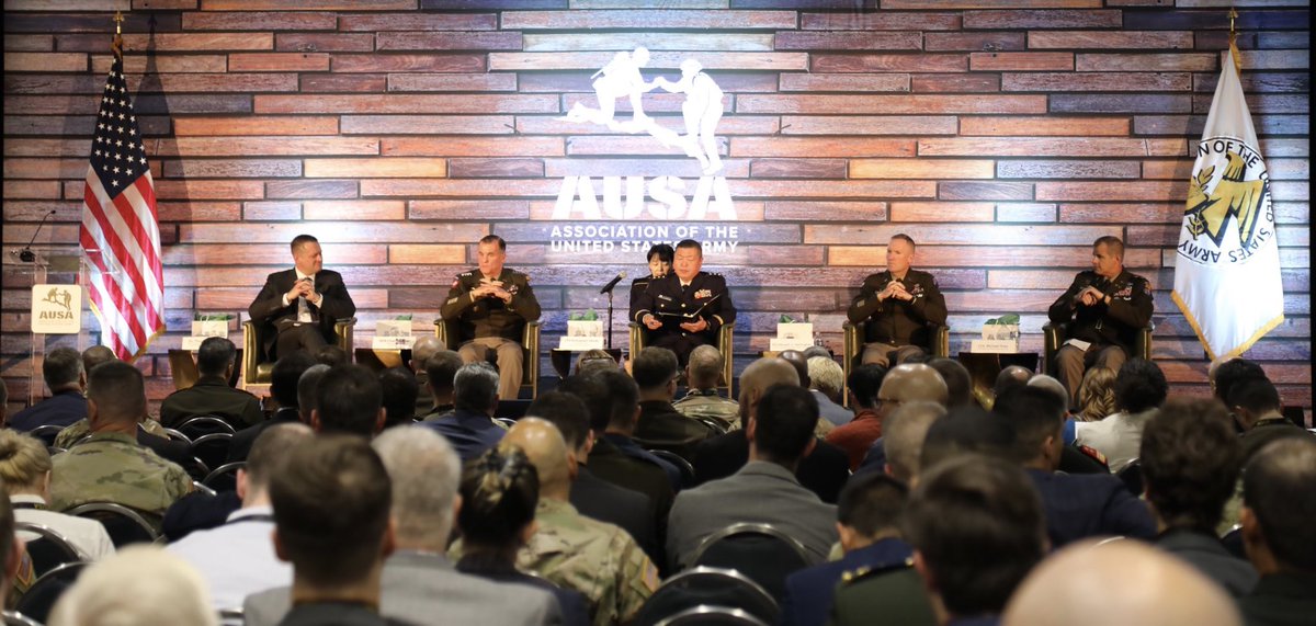 USARPAC_CG's tweet image. Grateful to @AUSAorg and @tomkarako for a meaningful conversation on Landpower in the Indo-Pacific.

This region has joint challenges that require joint and multi-national solutions with Landpower as the security architecture that binds this region together.

#ArmyinthePacific