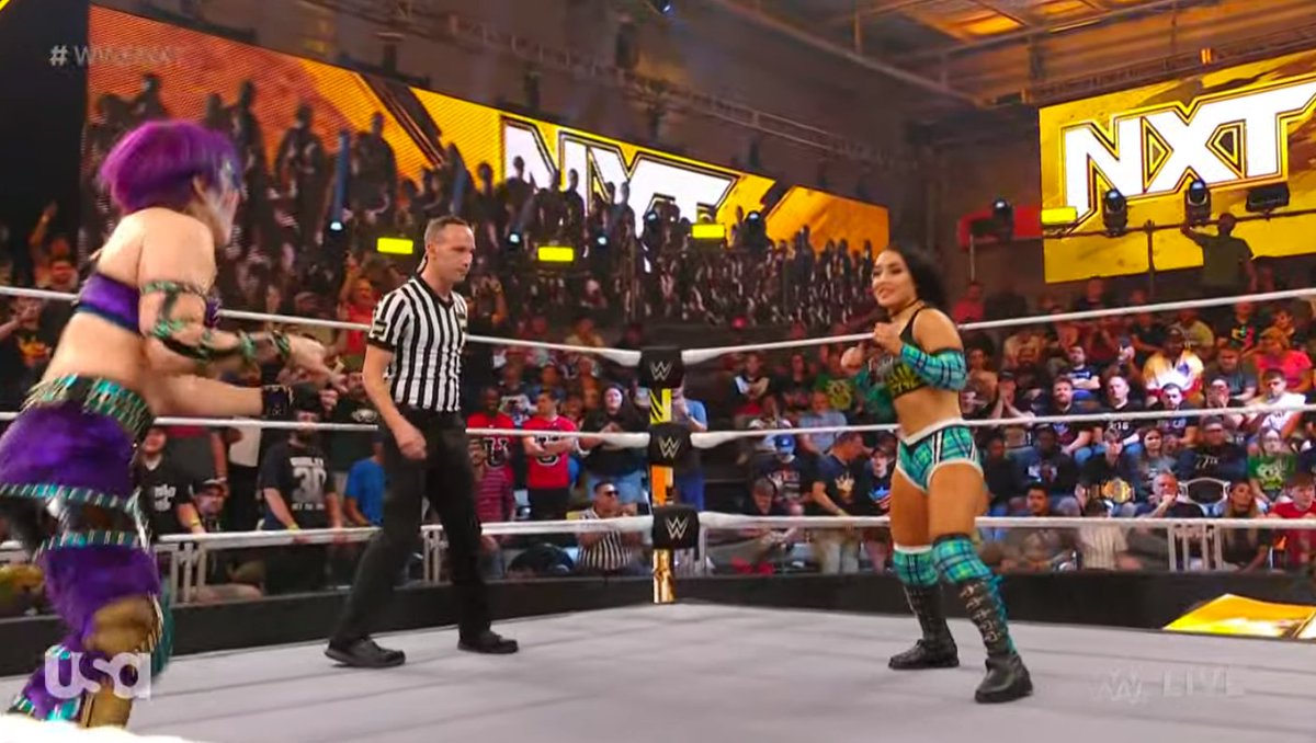 WrestlingNewsCo's tweet image. One thing AEW should think about improving is the lighting around the ring. The brightness on WWE shows makes the shows feel more alive.