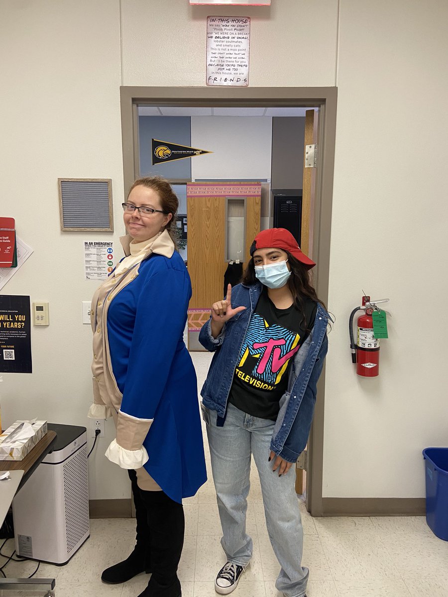 Ms. Hoyos tweet media