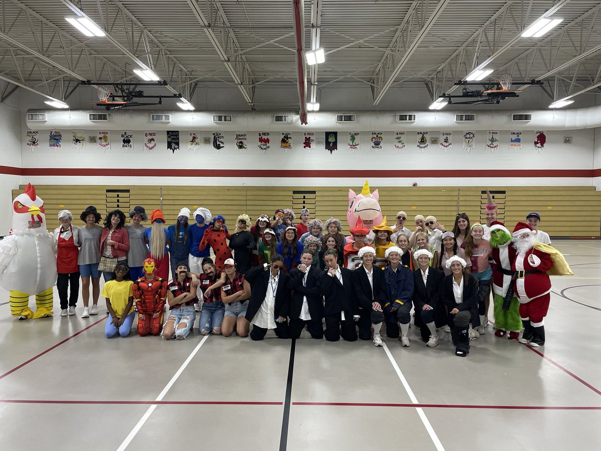 MHS_FieldHockey's tweet photo. Favorite practice of the year: Program Halloween Practice!!! #mhsfh #gostangs #halloweenpractice #11thannual #tradition  #family https://t.co/ttnvgVgElC