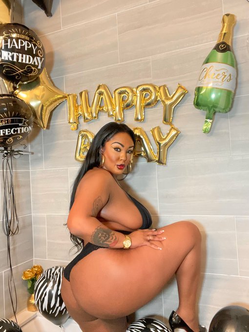 It&rsquo;s my birthday 🎂🥳🎁 want some cake ? 😏😋 https://t.co/7JOFra1Jqo #birthday #october #libra #happybirthday<a href="/tag/birthday"class="tags"><span>#birthday</span></a><a href="/tag/happybirthday"class="tags"><span>#happybirthday</span></a><a href="/tag/october"class="tags"><span>#october</span></a><a href="/tag/libra"class="tags"><span>#libra</span></a>