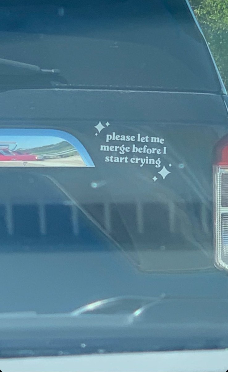 BestPixMN's tweet photo. Minnesotans are horrid at merging. If you're getting on to the highway, you need so speed up to match the flow of traffic. Those in the highway do NOT need to slow down to let you in. https://t.co/9hKQE3SP5E