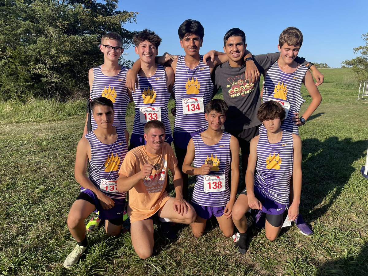 FieldMonett's tweet photo. Hollister XC meet results

11th Kash Adams 18:02 🏅
18th Henry Perez 18:13 🏅PR
41st Aaron Arreola Salas 20:11 PR
46th Diego Ortega Salas 20:24 SB
47th Noah Hensley 20:29 PR
52nd Diego Castillo 21:07 PR
64th Braden Phillips 21:58 PR
82nd Parker Isaacson 25:13 PR

Way to go Boys! https://t.co/rExBHiZDPs