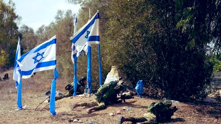 Simonovis's tweet photo. ¡Niños decapitados por Hamás!

El terrorismo actuó y quedó claro que detrás de esas la fachadas ideológica lo único que hay es barbarie. Estos desencajados mentales tienen al mundo en vilo. 

Los gobiernos democráticos están en el perfecto derecho y obligación de hacer uso de la fuerza necesaria para garantizar por los próximos 100 años el respeto a la vida y los bienes de los ciudadanos en cualquier parte del mundo. 

Llegó el momento de hacer polvo y enterrar al terrorismo.

“Todas las naciones o culturas que alguna vez trataron de destruirnos, hoy ya no existen y todavía vivimos”
Benjamín Netanyahu