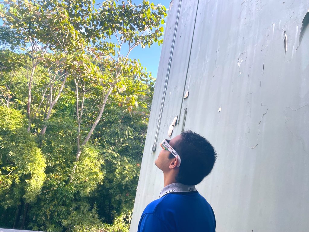 bra_an's tweet photo. Hoy iniciamos conteo regresivo para el eclipse solar anular de este sábado 14 de octubre de 2023. La #EclipseMania del @ECOEXPLORATORIO @adamonzon ha contagiado a mis estudiantes bajo su micro proyecto #SPEDinSTEAM Atentos, mañana despegan 🚀 mis astronautas🧑🏼‍🚀👩🏽‍🚀👨🏽‍🚀 https://t.co/CjcHf3LFUX