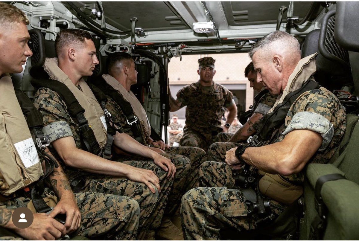 usmc_commandant's tweet image. Special thanks to #Marines with 3rd AA Battalion, @1st_Marine_Div ,  who taught @USMCSgtMaj and me the ins  and outs of an Amphibious Combat Vehicle a couple weeks ago in Camp Pendleton.