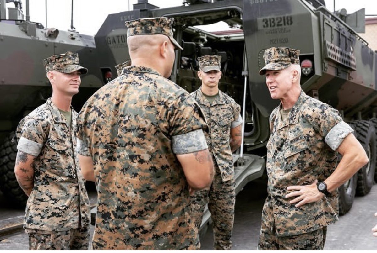 usmc_commandant's tweet image. Special thanks to #Marines with 3rd AA Battalion, @1st_Marine_Div ,  who taught @USMCSgtMaj and me the ins  and outs of an Amphibious Combat Vehicle a couple weeks ago in Camp Pendleton.