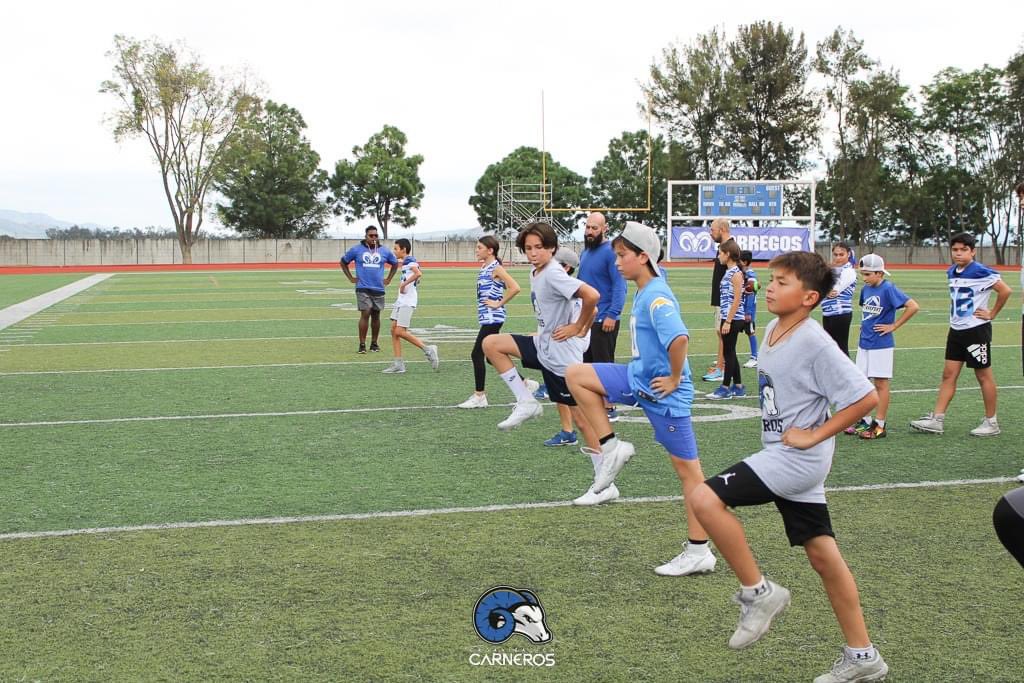 darelle_noel's tweet photo. Speed School in Guadalajara, Mexico. I had a blast and I can’t wait to come back.
#MasterofFaster #SpeedSchool #guadalajara #mexico #football https://t.co/HeLMprMVlu