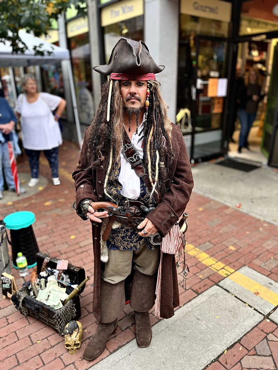 #Halloween #Halloween2023 #hocuspocus #SalemMA #wickedsalem #visitsalem #Massachusetts #jacksparrow #piratesofthecaribbean #johnnydepp #potc #captainjacksparrow #depphead #pirates #depp #disney #johnnydeppfans #pirate #cosplay #jacksparrowcosplay #johnnydeppfan #deppheads