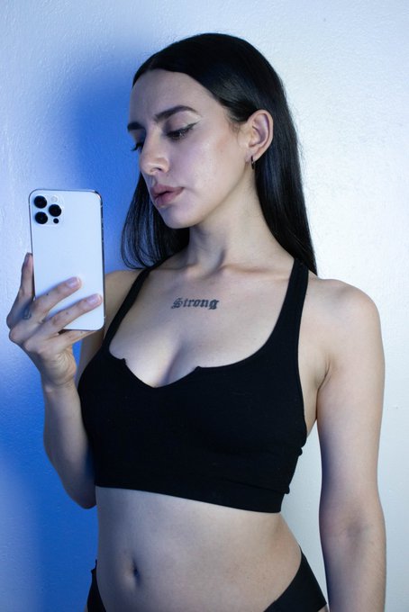 Miau 🐈&zwj;⬛ https://t.co/a9wnotLp08