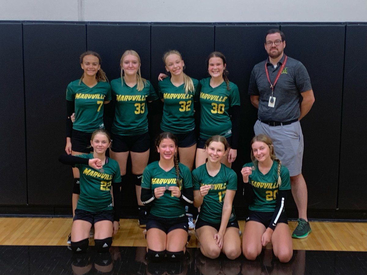 lefeber_josh's tweet photo. 🏐 8VB split tonight with Bode! 🏐
B lost a hard fought match, and A rallied to a 3 set win! @MaryvilleMiddle @jangr6

A-team record: 10-4
B-team record: 7-4

Excellent season with a strong set of driven, positive, team-oriented ladies!
#SpoofhoundPride https://t.co/xscmnVgOEf