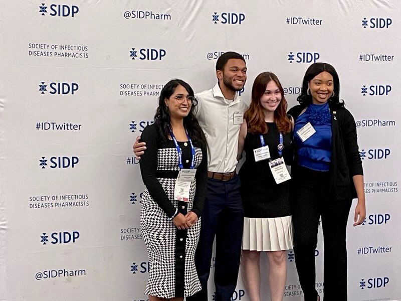 I appreciate @SIDPharm for acknowledging our efforts in our field and our commitment to promoting inclusivity and diversity🤍 We are the SIDP Scholarship recipients 😊