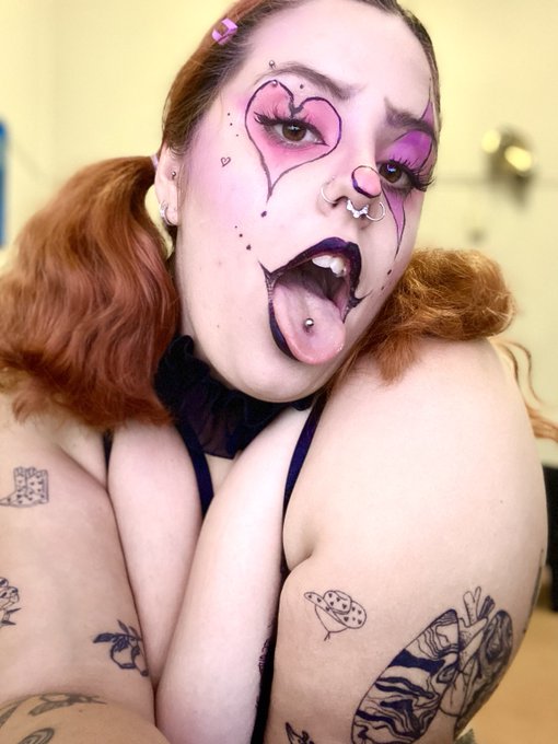 Would you fuck a pretty clown girls throat? 🤡💓 https://t.co/ZffspG2RvF<a href="/tag/clowngirl"class="tags"><span>#clowngirl</span></a>