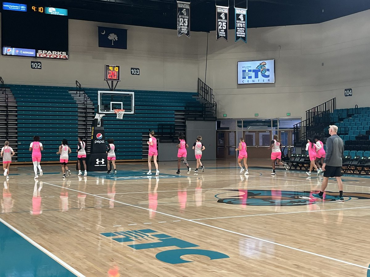 Rob_clemons's tweet image. Great meeting and show with @CCUChanticleers Women’s Basketball Coach - Kevin Pederson. Don’t sleep on CCU women’s basketball this year…they are going to be fun to watch!! #chantsup #TEALNATION