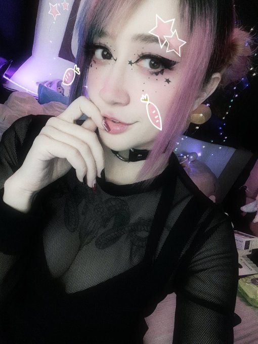 Ok but... my make up tonight ✨️✨️✨️ https://t.co/RPy3rqEEa7