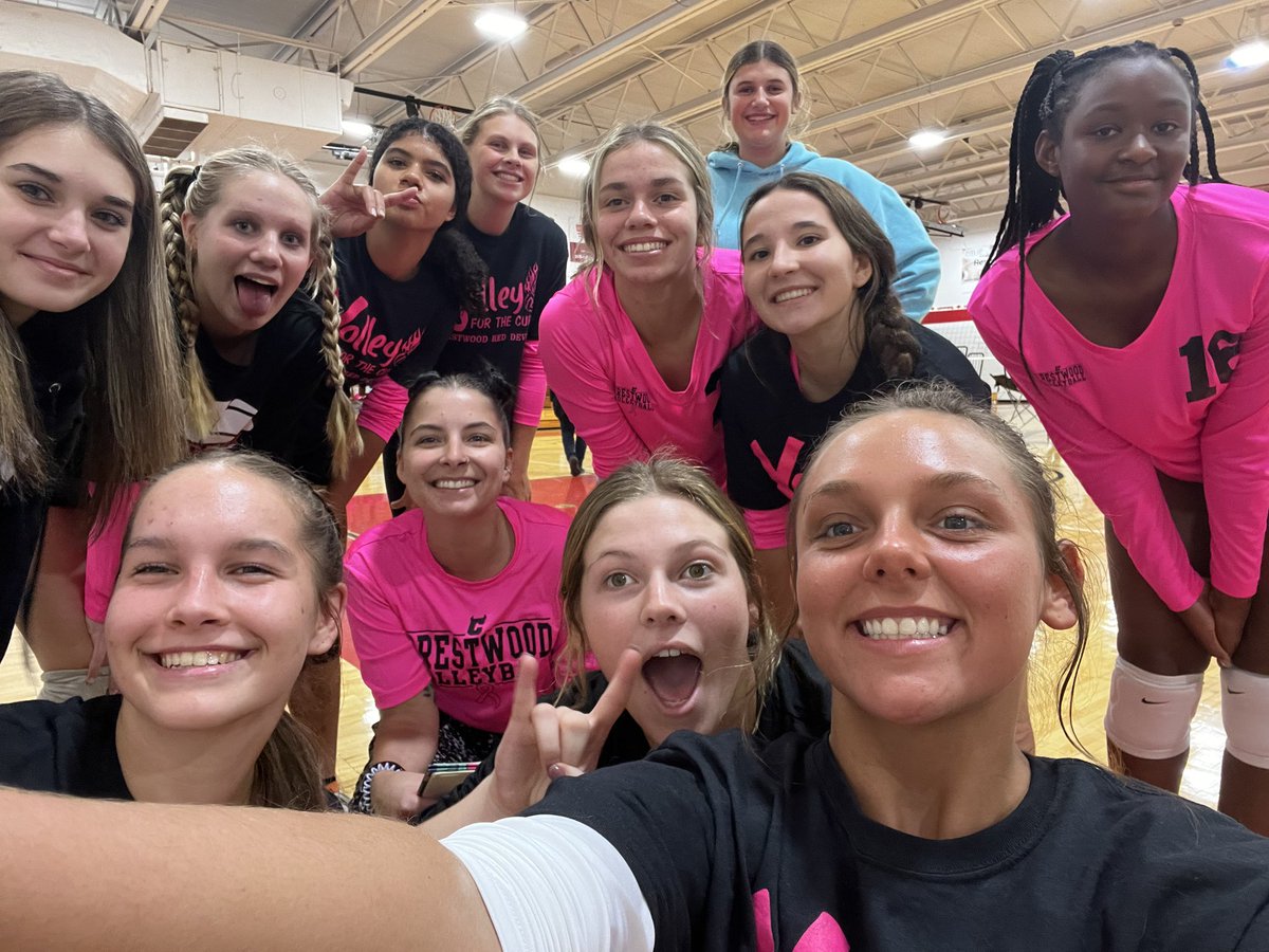 CrestwoodVolle1's tweet photo. Freshmen: loss in 2
JV: win in 2
Varsity: win in 4
Next game: THURSDAY @ HOME,  SENIOR NIGHT. 
🏐‼️🎉
@cwoodreddevils https://t.co/14v3qSlMjh