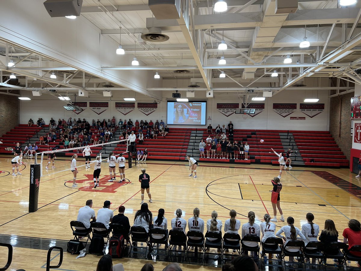 MHS Lady Bronco Volleyball tweet media