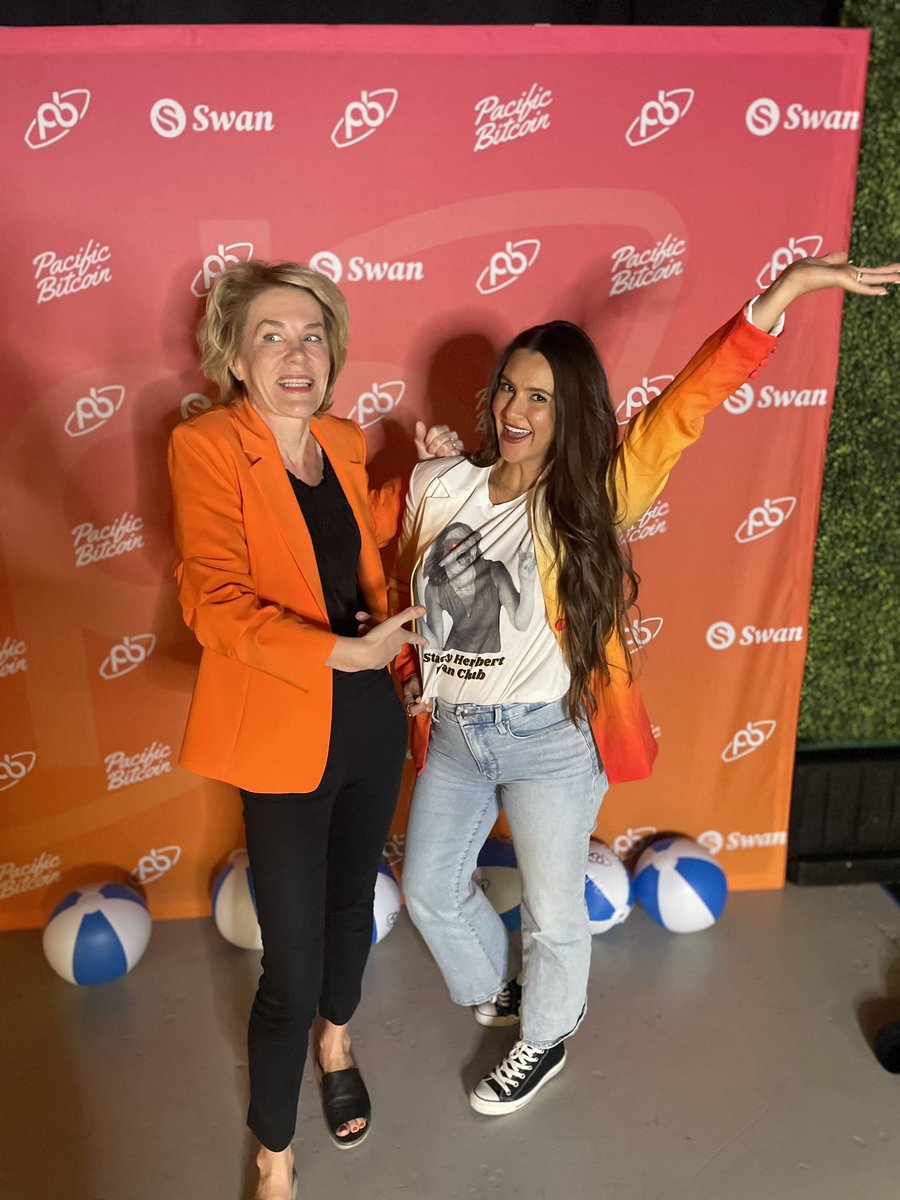 AlexDeeBTC's tweet image. Lots to admire about Stacy. Her zest for living a joyful &amp;amp; purposeful life with Bitcoin as a cornerstone tops my list.

As the President of the Stacy Herbert Fan Club ;) I’m thrilled to announce you can now buy these special edition #Bitcoin T’s on FOMO21!