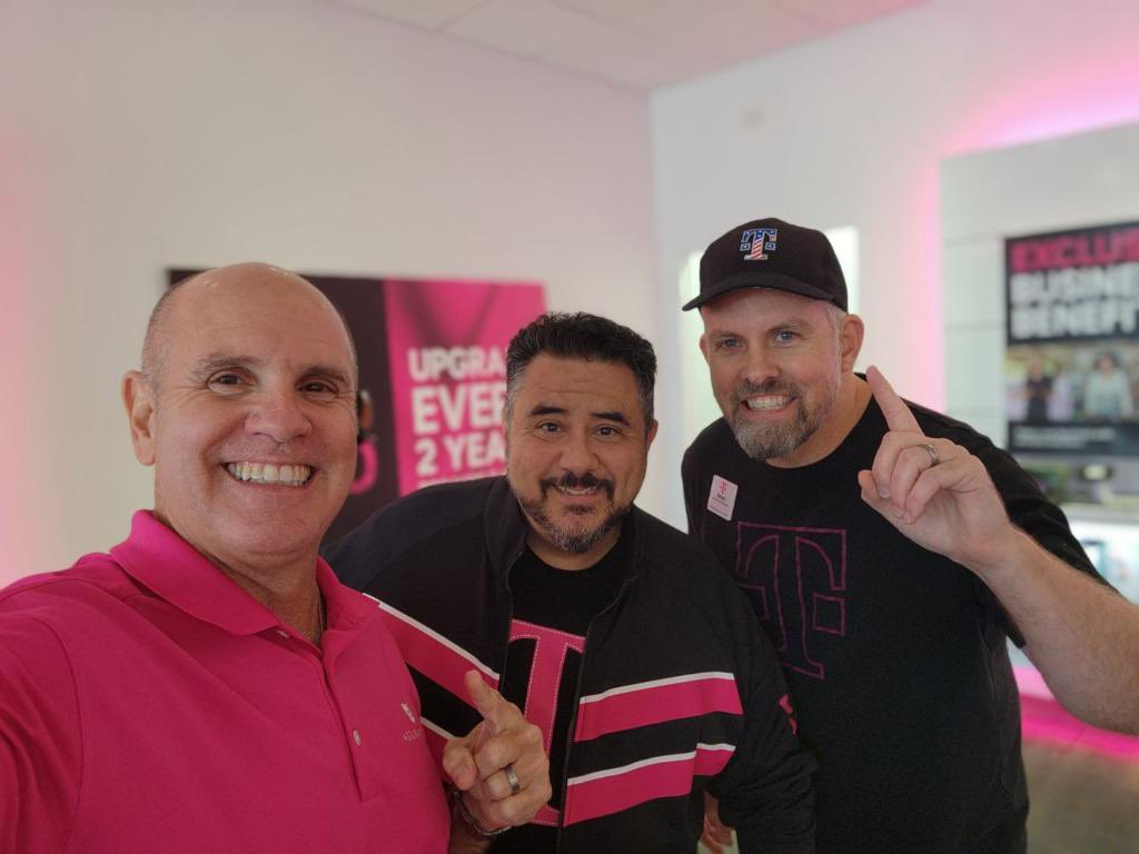 Great day with @GGuerra305 in #Jacksonville. Thank you for the continued knowledge on P360 @Assurant Protection to the @TMobile frontline. Your energy and passion always delivers! #WestsideIsTheBestside #JaxWest #FloridaNorth @EddiePryor7 @JacksonTingley @ChartierDoug